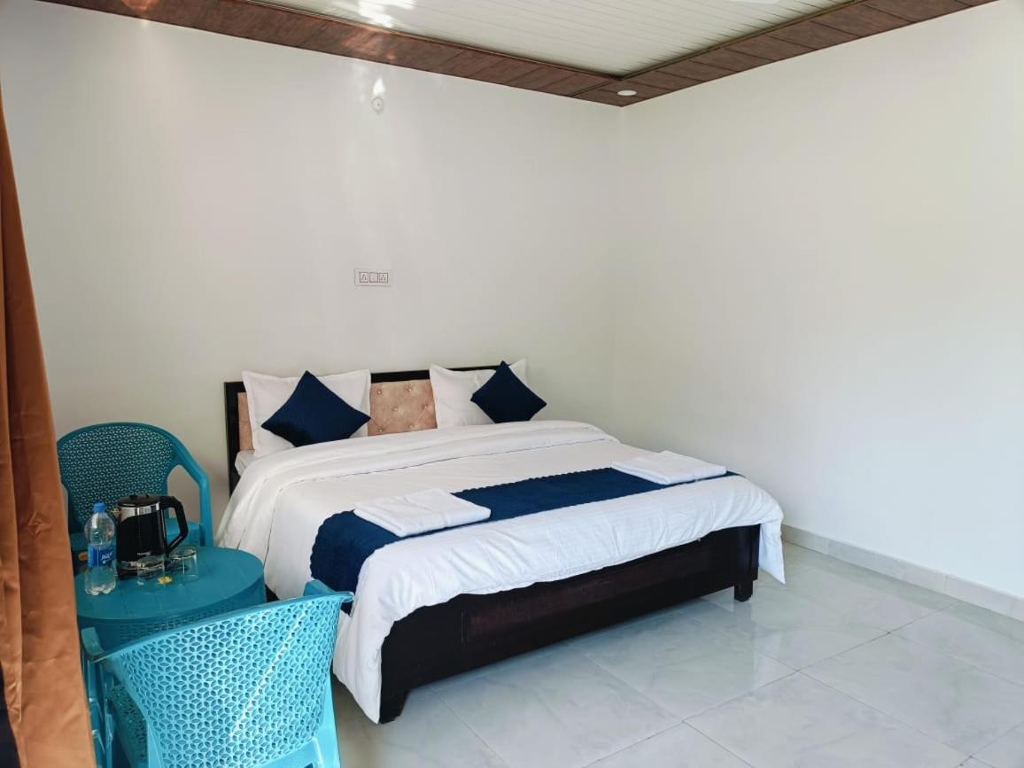 The Waterfront Resort Rishikesh Exterior photo