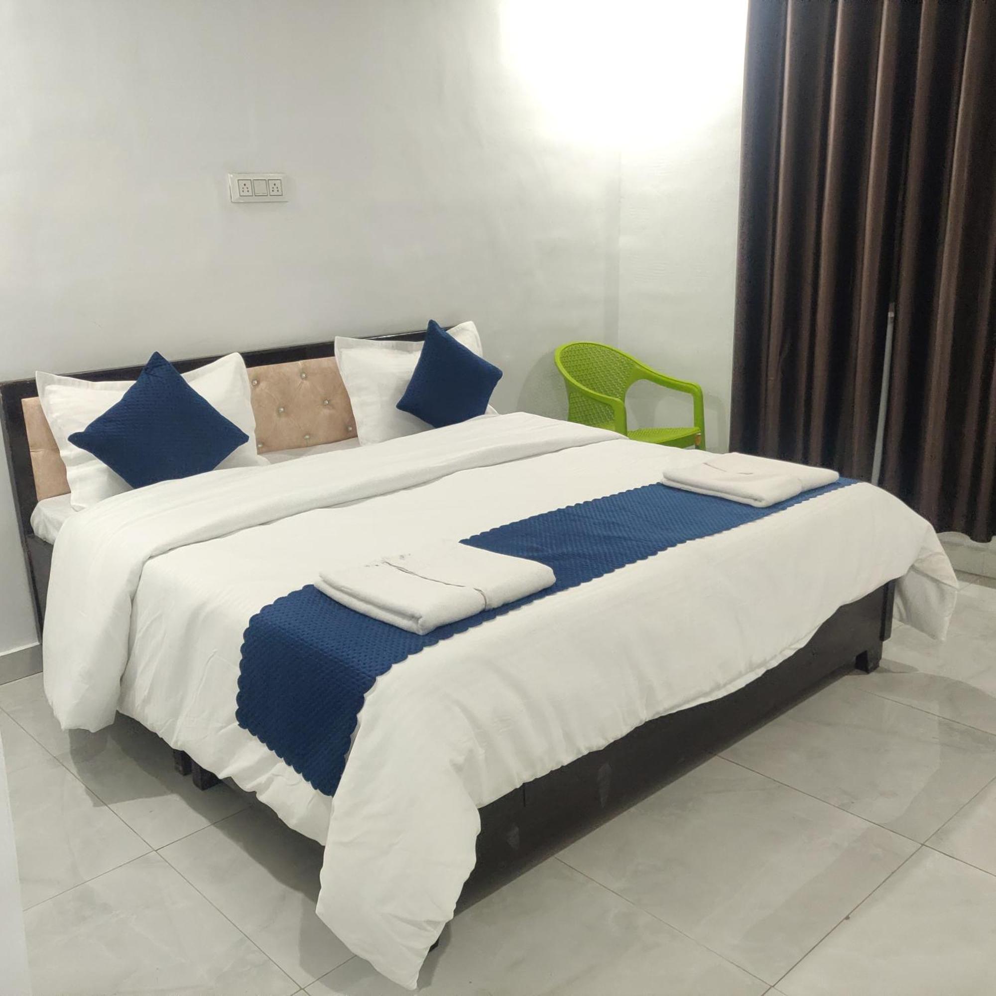The Waterfront Resort Rishikesh Exterior photo