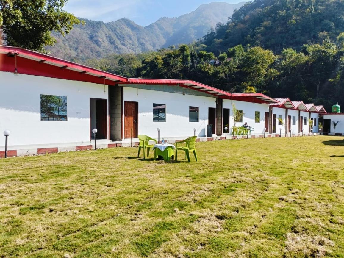 The Waterfront Resort Rishikesh Exterior photo